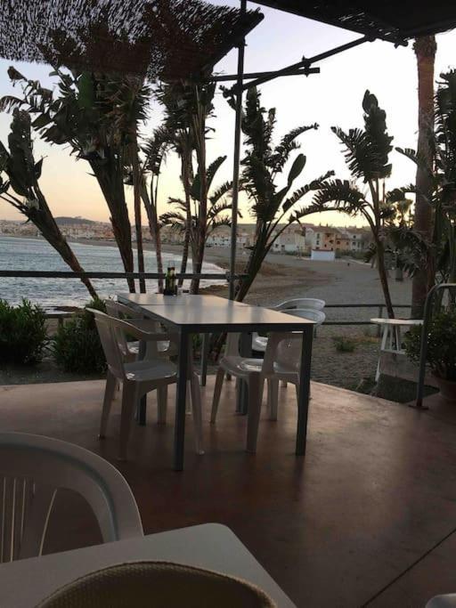 Superbe Appartement Avec Piscine A 800M De La Mer Bahia de Casares Bagian luar foto