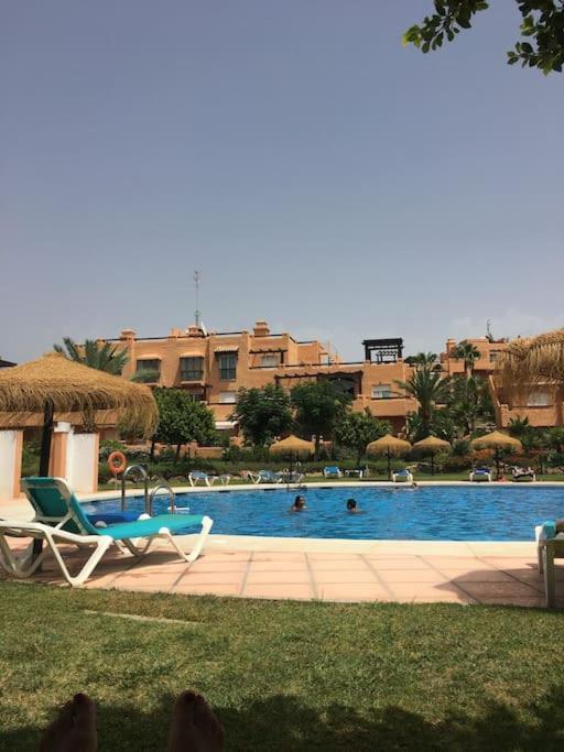 Superbe Appartement Avec Piscine A 800M De La Mer Bahia de Casares Bagian luar foto