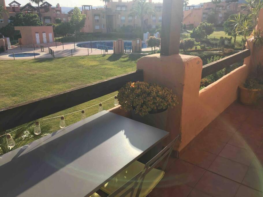 Superbe Appartement Avec Piscine A 800M De La Mer Bahia de Casares Bagian luar foto